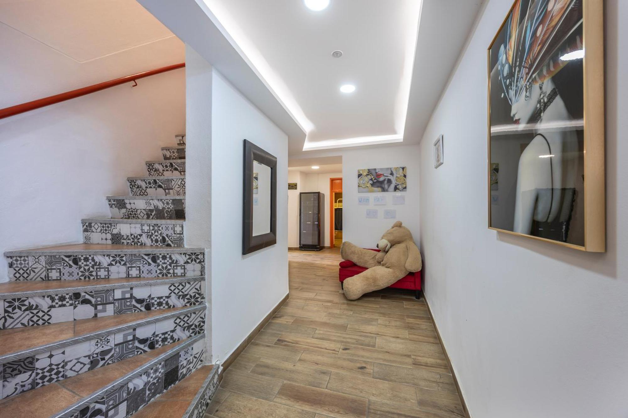 The Macarena Beach Hostel Lagos Exterior foto
